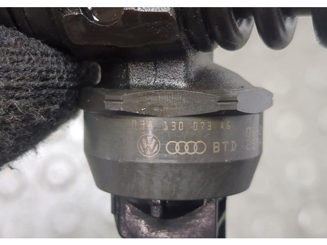 Форсунка топливная Skoda Octavia (A5) 2004-2013 038130073AG