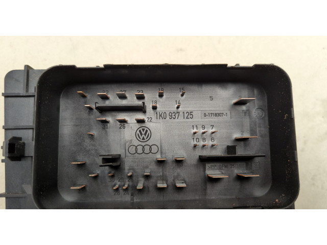 Блок предохранителей  Volkswagen Golf Plus      1K0937125   