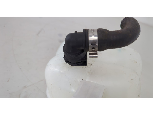 Бачок расширительный BMW i3 2013-2022 17137823626