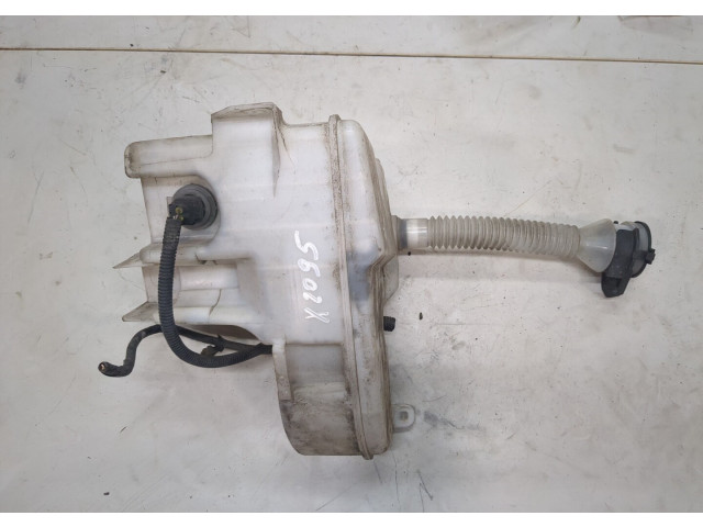 Бачок омывателя  KIA Carnival 2006-2014 986204D000 Lexus IS 2005-2013 2.2