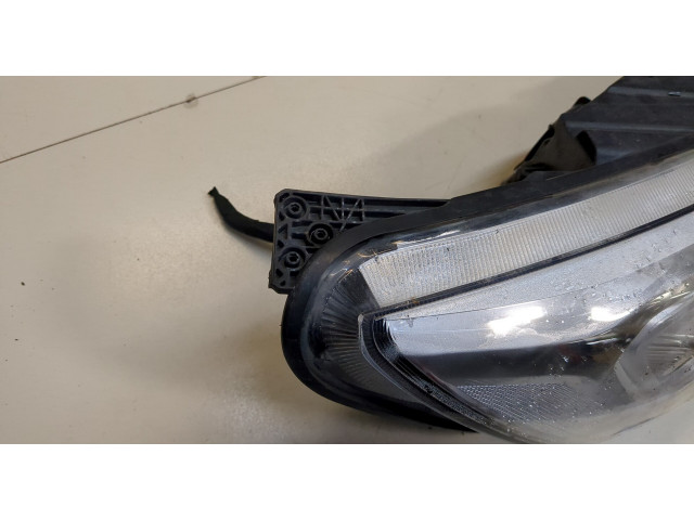 Фара передняя Ford Focus 4 2018- правая