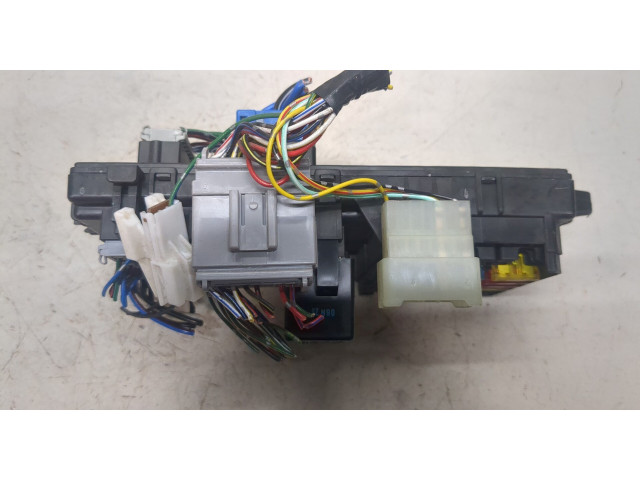 Блок предохранителей Mitsubishi Colt 1992-1996