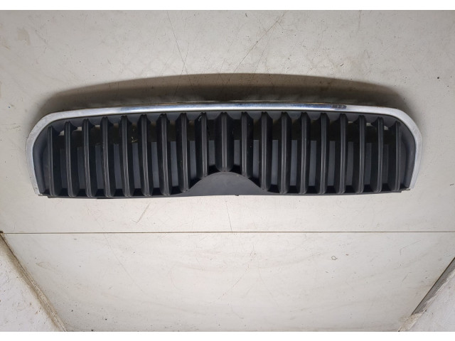 Решетка радиатора  Skoda SuperB 2008-2015          3T0853668A