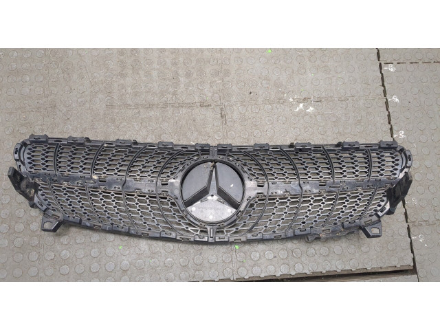 Решетка радиатора  Mercedes A W176 2012-2018          