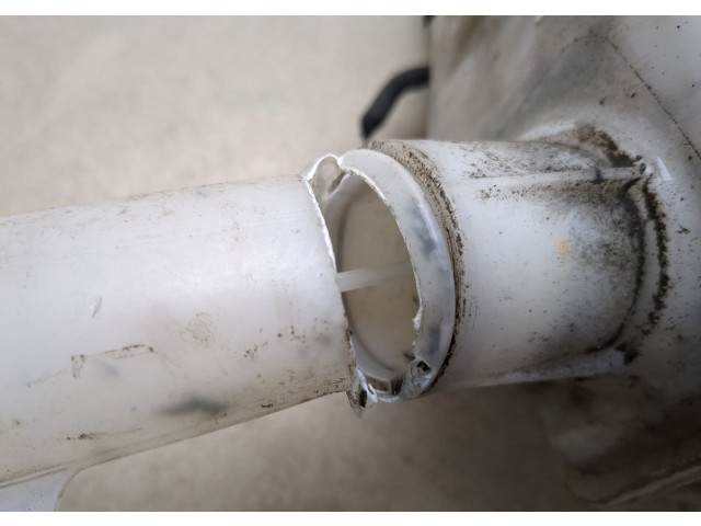 Бачок омывателя  KIA Soul 2008-2014 985102K000   