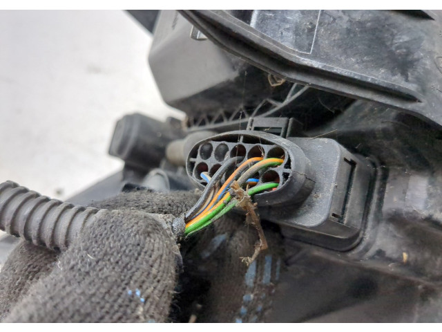 Фара передняя  Ford Focus 2 2005-2008 левая 