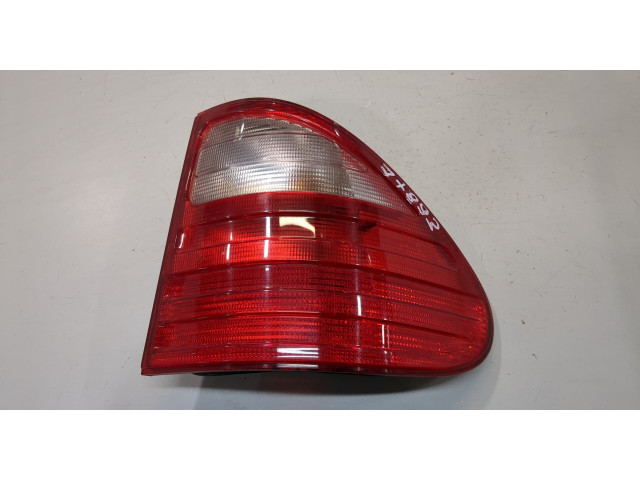 Задний фонарь          