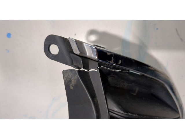 Решетка радиатора  Skoda SuperB 2008-2015          3T0853668A