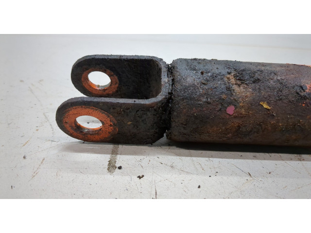 Стойка амортизатора  Chevrolet Tahoe 1999-2006      