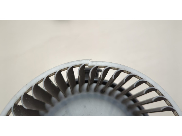 Моторчик печки  Mercedes E W212 2009-2016 A2048200208    A2048200208   