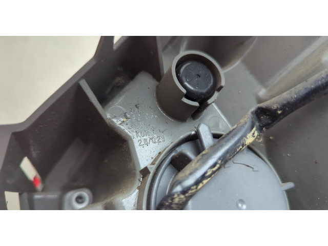 Задний фонарь          