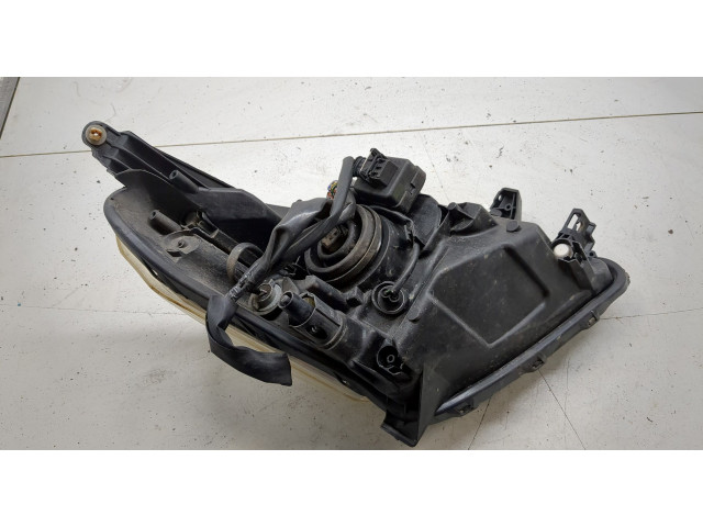 Фара передняя  Toyota Urban Cruiser левая 