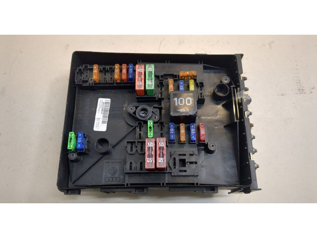 Блок предохранителей  Skoda Octavia (A5) 2004-2013         