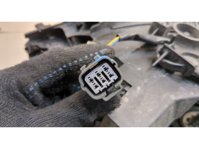 Фара передняя Mazda CX-5 2012-2017 правая