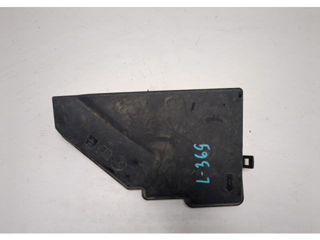 Крышка блока предохранителей  Volvo XC90 2014-2019      31398001    