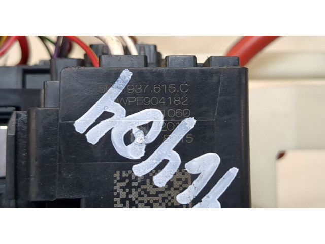 Блок предохранителей  Skoda Octavia (A7) 2013-2017         