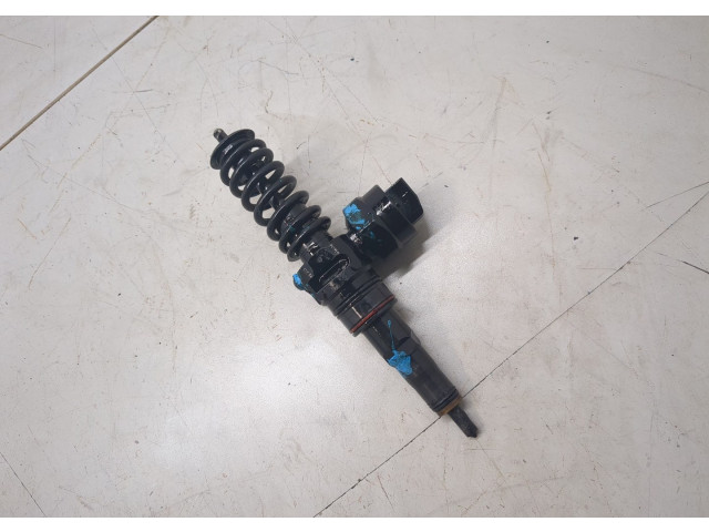 Форсунка топливная  Skoda Fabia 1999-2007    038130073AJ, 038130079CX     