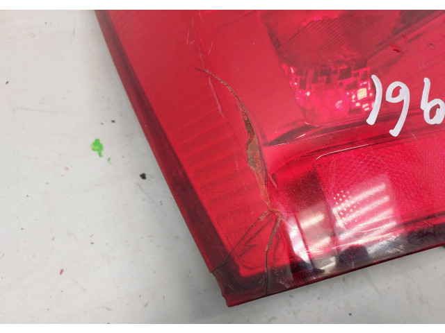 Задний фонарь        KIA Carens 2006-2012 