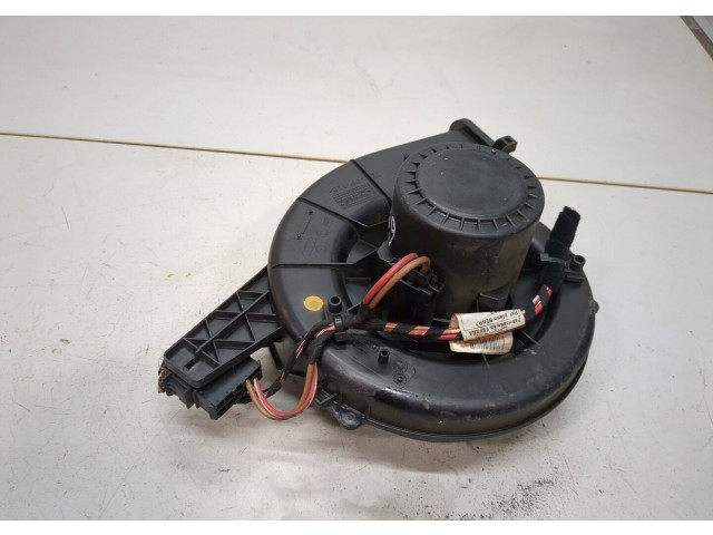 Моторчик печки  Skoda Fabia 1999-2004         