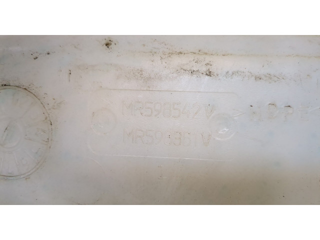 Бачок омывателя  Mitsubishi Endeavor    