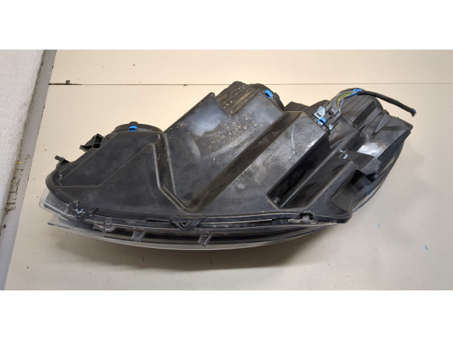 Фара передняя  Ford Escape 2019-2022 правая 