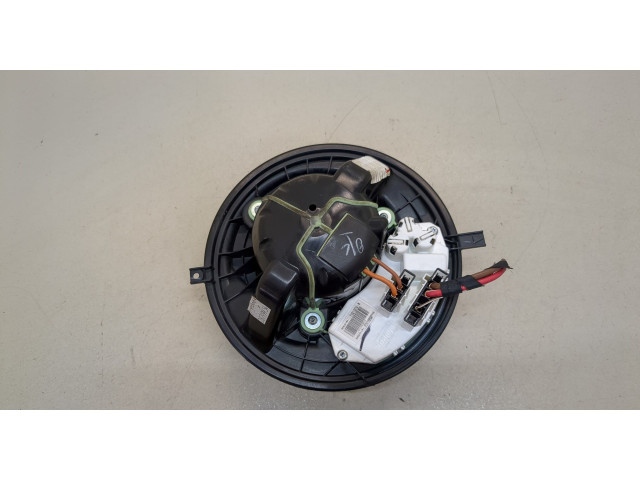Моторчик печки  BMW X3 F25 2010-2017 64119227671, 9227671    64119227671, 9227671   