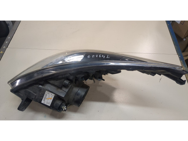 Фара передняя  Renault Trafic 2014-2021 правая 