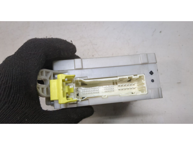 Блок предохранителей  Lexus LS460 2006-2012          4.6