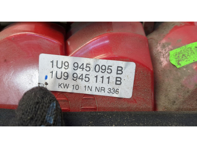 Задний фонарь     1U9945111B     