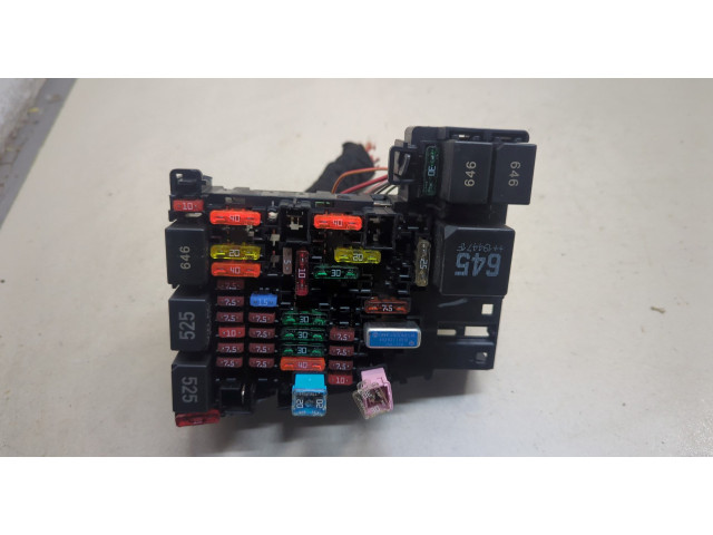 Блок предохранителей  Volkswagen Jetta 7 2018-2025         