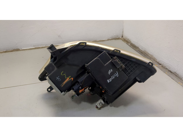 Фара передняя  Toyota Avensis 2 2003-2008 правая 