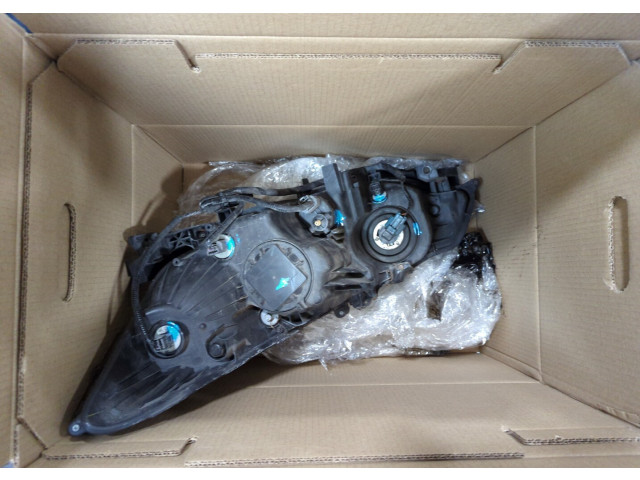 Фара передняя  Honda Accord 8 2008-2013 левая 