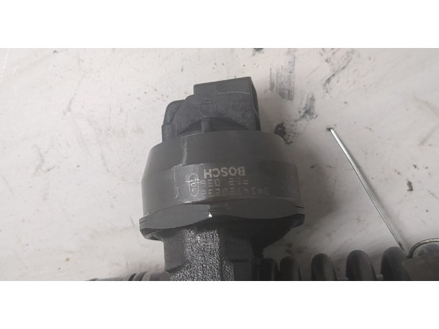 Форсунка топливная  Volkswagen Caddy 2004-2010    038130073BR     