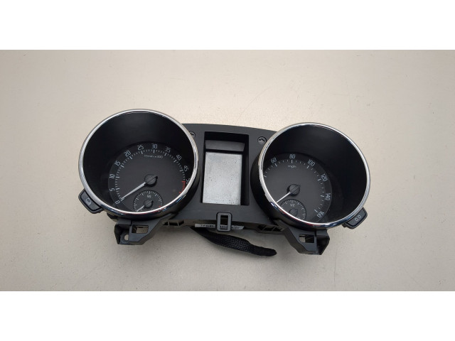 Панель приборов Skoda Yeti 2009-2018 5L0920940T