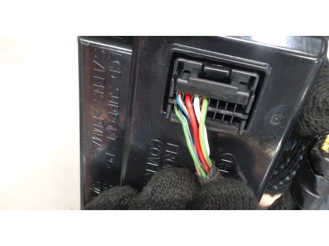 Дисплей бортового компьютера Nissan Elgrand 1997-2002 957101H300