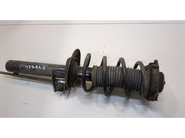 Стойка амортизатора  Volkswagen Golf 6 2009-2012      