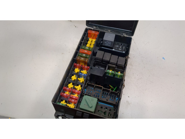 Блок предохранителей  Ford Focus 1 1998-2004         