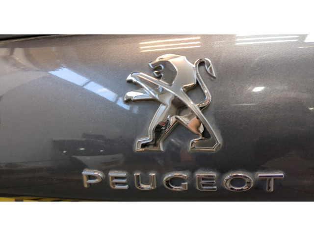 Замок багажника Peugeot 2008 2016-2019