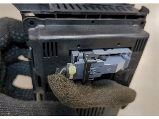 Дисплей бортового компьютера  Opel Antara        