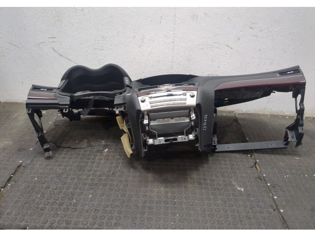 Панель приборов  Infiniti Q70 2012-2019            