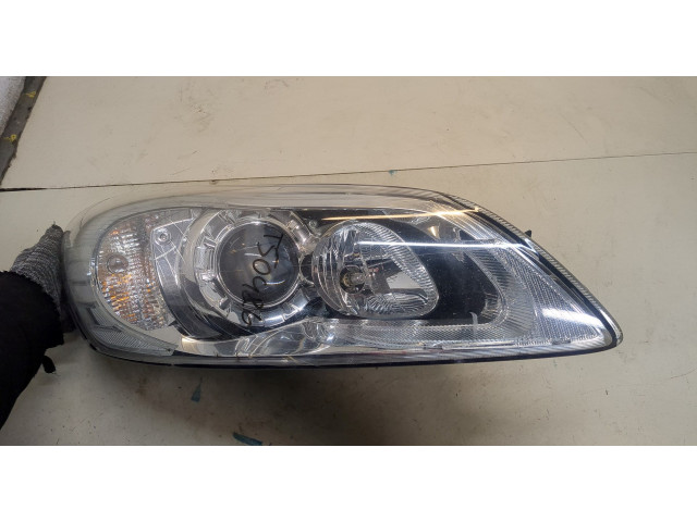 Фара передняя  Volvo C30 2010-2013 правая 