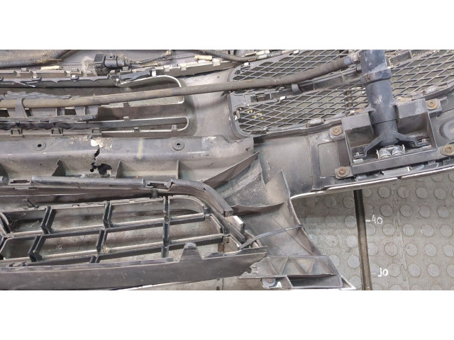 Бампер Volkswagen Touareg 2002-2007 передний