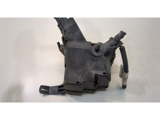 Блок предохранителей Ford B-Max AE8T14A003AA