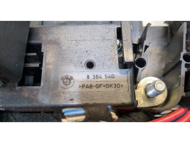 Блок предохранителей  BMW X3 E83 2004-2010      8364540   