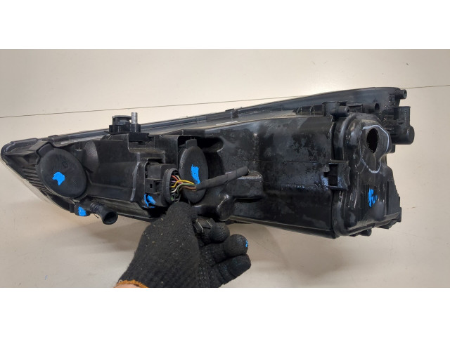 Фара передняя  Audi A1 (8X) 2010-2014 правая 