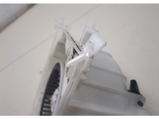 Моторчик печки  Nissan X-Trail (T30) 2001-2007 272258H310, 272300M000    272258H310, 272300M000   