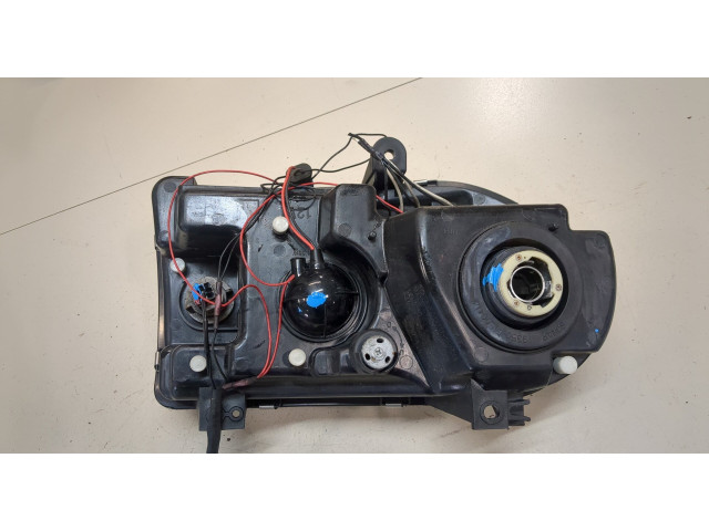 Фара передняя  Chrysler 300C 2004-2011 левая 