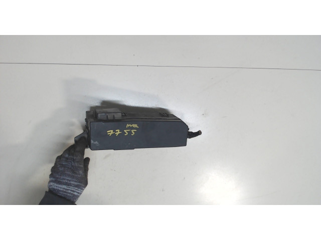 Блок реле  Mazda Tribute 2001-2007          3