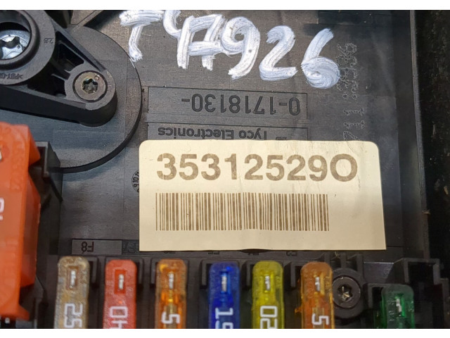 Блок предохранителей Volkswagen Golf 6 2009-2012 1K0937125D