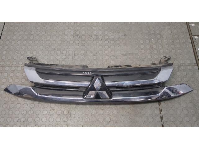 Решетка радиатора Mitsubishi Outlander 2012-2021 7450A638